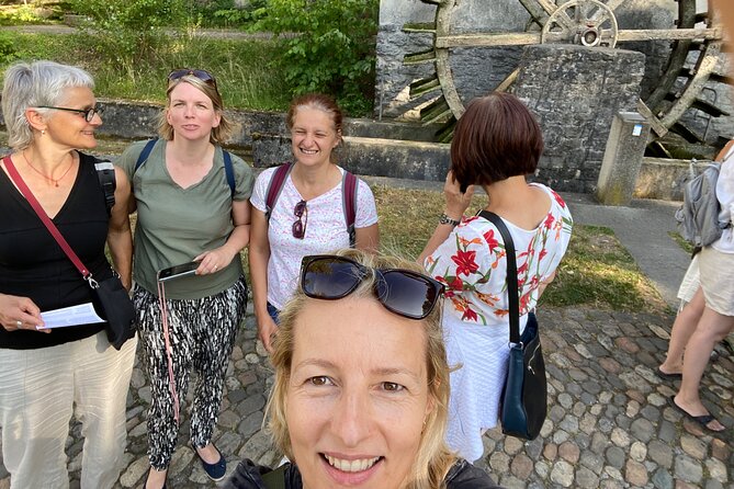 Aarau Scavenger Hunt and Sights Self-Guided Tour - Language and Group Setup: English-First Expectations