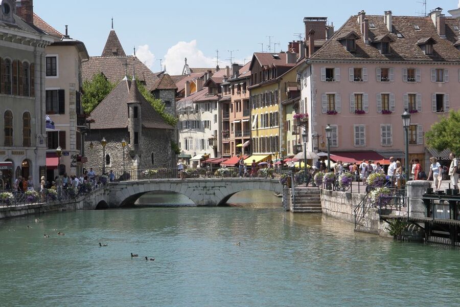 Annecy Private Guided Tour from Geneva - First stop on foot: Palais de lIsle and Annecy’s castle views