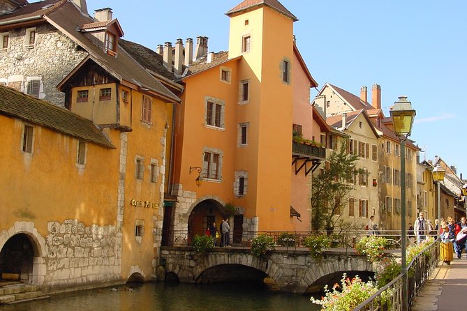 Annecy - Venice of the Alps - Tour from Geneva - Getting there from Geneva, smooth coach timing and easy meeting point