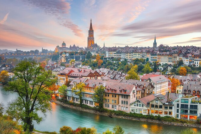 Bern: Chocolate Tasting and Walking Tour with a Local - Läderach FrischSchoggi and Pralines: Why This Stop Feels Like a Show