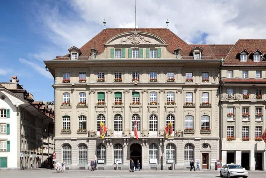Bern : Highlights & Hidden Gems Walking Tour - Getting oriented in Bern’s Old Town, the fast way
