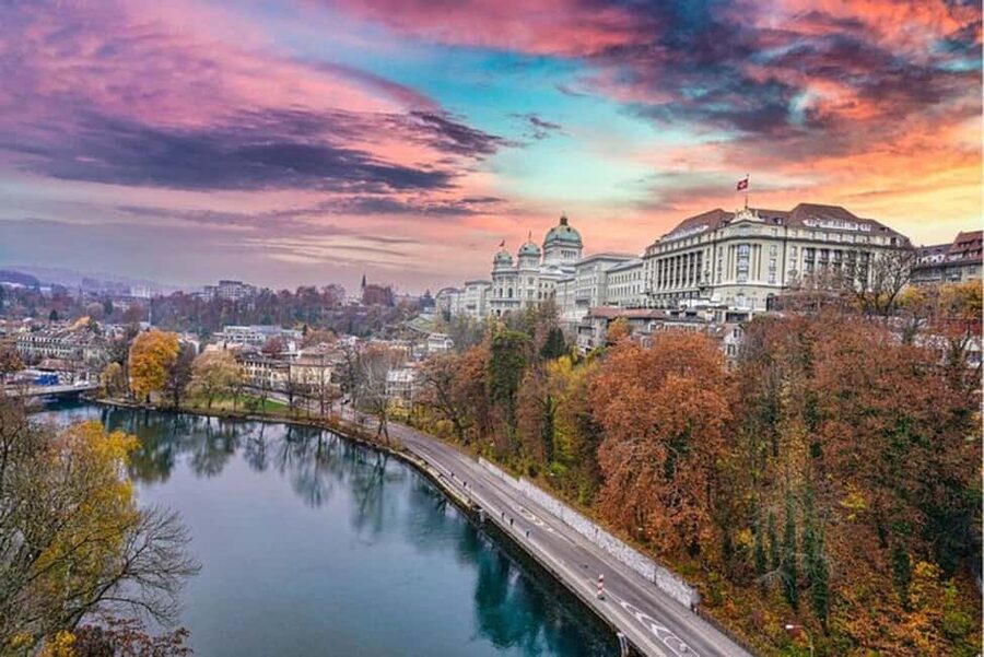 Bern : Highlights & Hidden Gems Walking Tour - Bern Minster and UNESCO streets: what to notice and why it matters