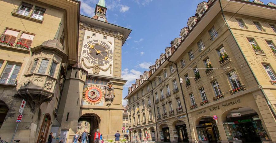 Bern: Private Express Walk with a Local in 60 minutes - Bern Minster Cathedral: When the Main Church Becomes a Point of View