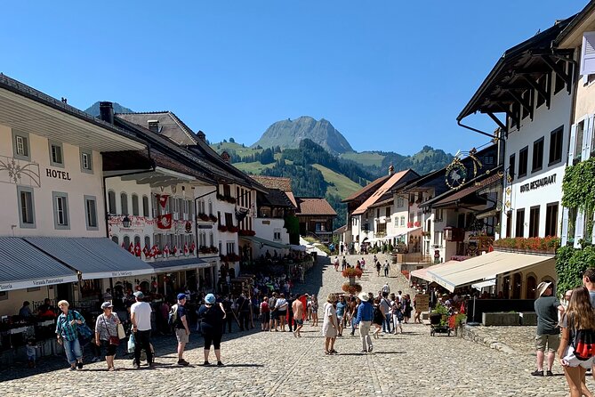 Bern Private Tour - Gruyères , Cheese, and Lavaux's UNESCO Wine - Golden Pass Express from Montbovon toward Montreux: a scenic rail break with context
