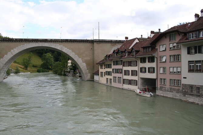 Bern: Private Walking Tour with a Local Guide - BärenPark and Rosengarten: nature breaks between city sights