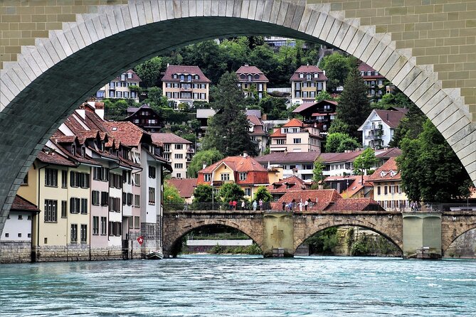 Bern Walking Tour: Explore Top Sights & Hidden Gems - Berner Munster: Gothic Calm, Stained Glass, and Sculpted Detail