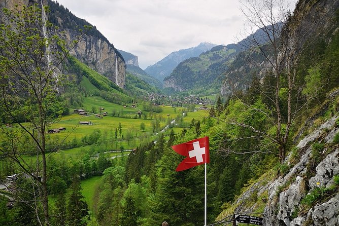 Best of Bernese Oberland Tour from Interlaken - Interlaken (about 15 minutes): Victorian hotels and paragliders