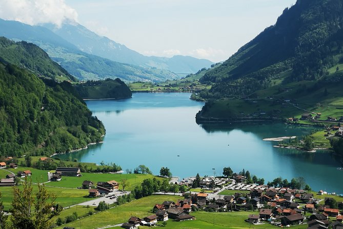 Best of Bernese Oberland Tour from Zurich - Stop 4, Brienz: a lakeside village walk and classic wood carving