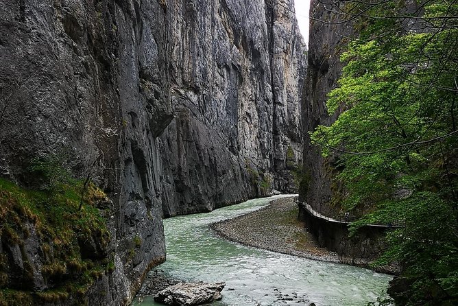 Best of Bernese Oberlands from Luzern - Stop 5: Interlaken for Paragliders, Victorian Facades, and a Short Stop
