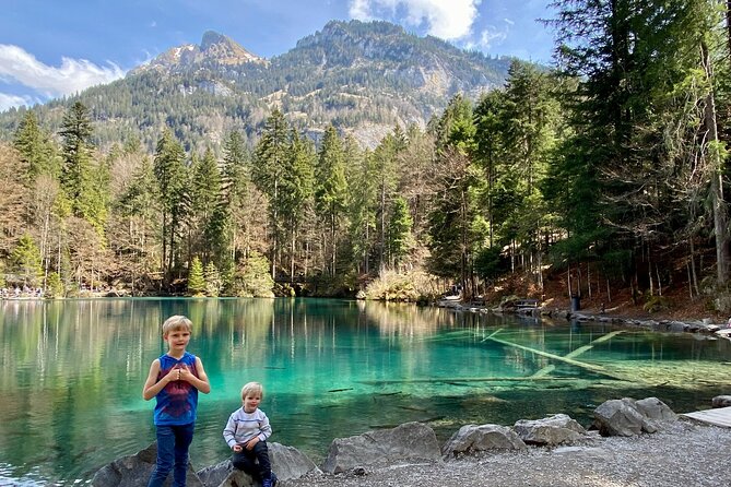 Blausee, Interlaken and alpine villages private guided tour from Luzern - Lungern viewpoint: 5 minutes for the perfect photo