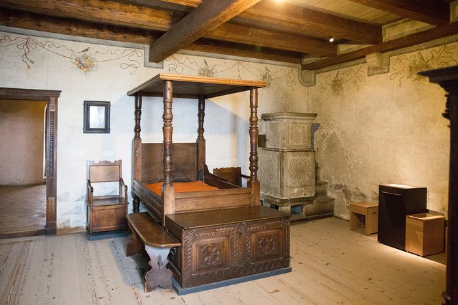 Chillon Castle Entrance Ticket in Montreux - The Castle Trail, Numbered Stops, and How to Avoid Confusion