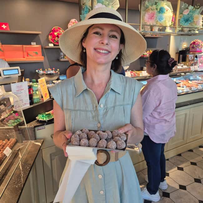 Chocolate, Art, and History walking tour of Zurich - Old Town Walking: Medieval Streets With Real Context