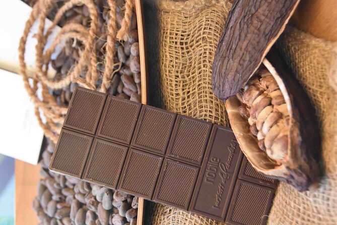 Chocolate tour in Bern with chocolate tasting - The un-conched chocolate lesson, plus a Bern melting story
