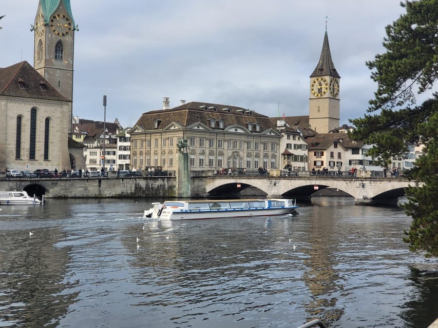 City tour historic old town Zurich - Lindenhof Finish: Where You Catch Your Bearings
