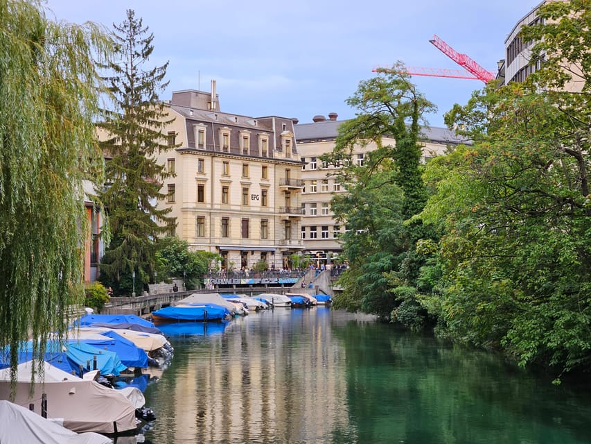 City tour historic old town Zurich - Starting at Hirschen-Platz, Then Getting Oriented Fast