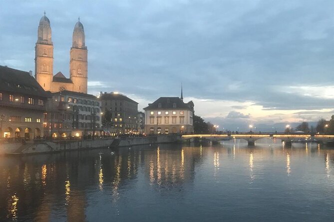 City tour Zurich with the city whispers from CHF 21.00 - Wirtsstube Münsterhöfli and Fraumünster, where church and neighborhood meet