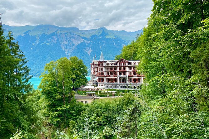 Crash Landing on You Private Switzerland Day Tour from Zurich or Lucerne (CLOY) - Stop 1: Lake Lungern as your CLOY lakeside warm-up