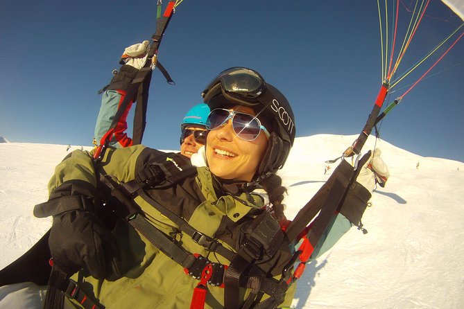 Davos Absolutely Free Flying Paragliding Tandem Flight 1'000 Meters High - Landing Back in Davos: The Part Most People Underestimate