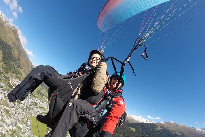 Davos Absolutely Free Flying Paragliding Tandem Flight 1'000 Meters High - Getting Ready: Clothing Help and Fitness Expectations