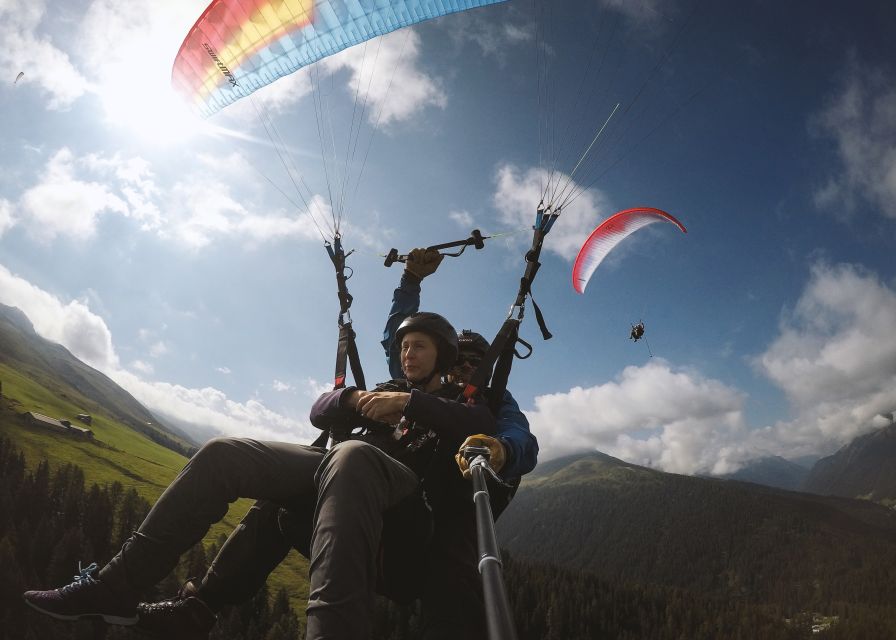 Davos: Tandem Paragliding Flight - Gear, Harness Check, and the Short Run Into the Air