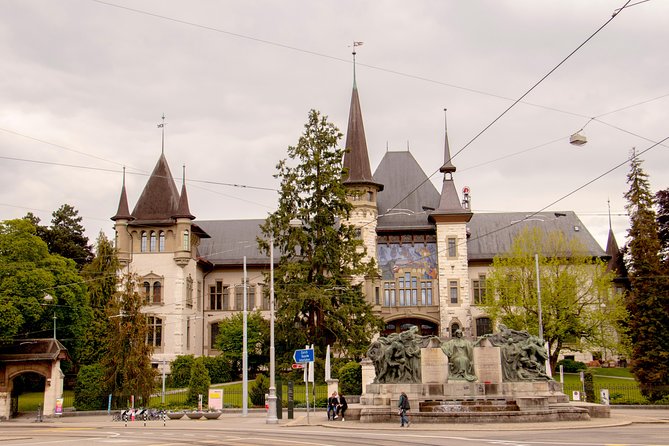 Discover Bern’s most Photogenic Spots with a Local - Gelbes Quartier yellow facades: why this part makes photos pop