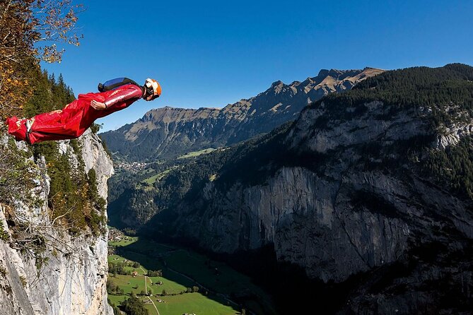 Discover Lauterbrunnen with CHEESE & CHOCOLATE - The cheese and chocolate stop, a snack break that actually matters