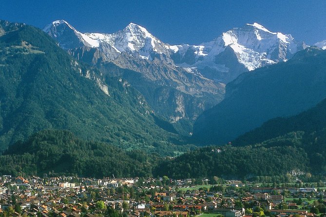 Eiger and Jungfrau Glacier Panorama Tour from Zurich - Interlaken stop: what you can realistically do with 25 minutes