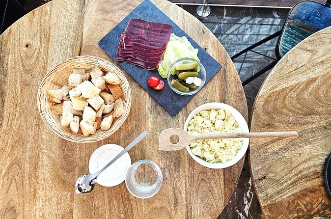 Experience Making Your Own Swiss Fondue in Geneva - Group Size and Pace: Small Enough to Get Attention