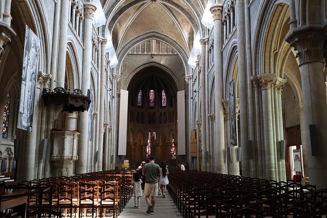Explore Lausanne in 60 minutes with a Local - A 15th century castle tied to Major Davel