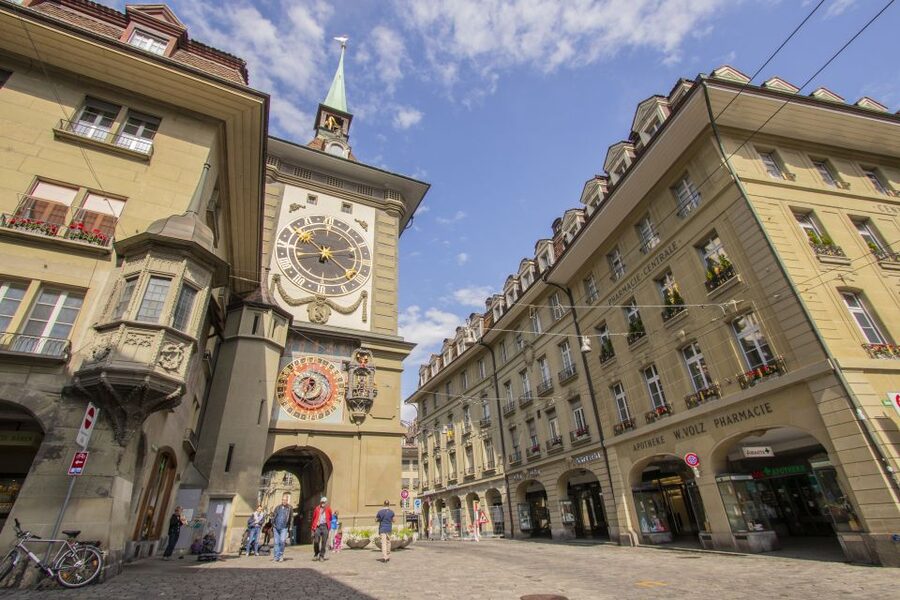 Explore the best guided intro tour of Bern with a Local - Guide Quality and the Small-Group Advantage (Including the Jonas Factor)