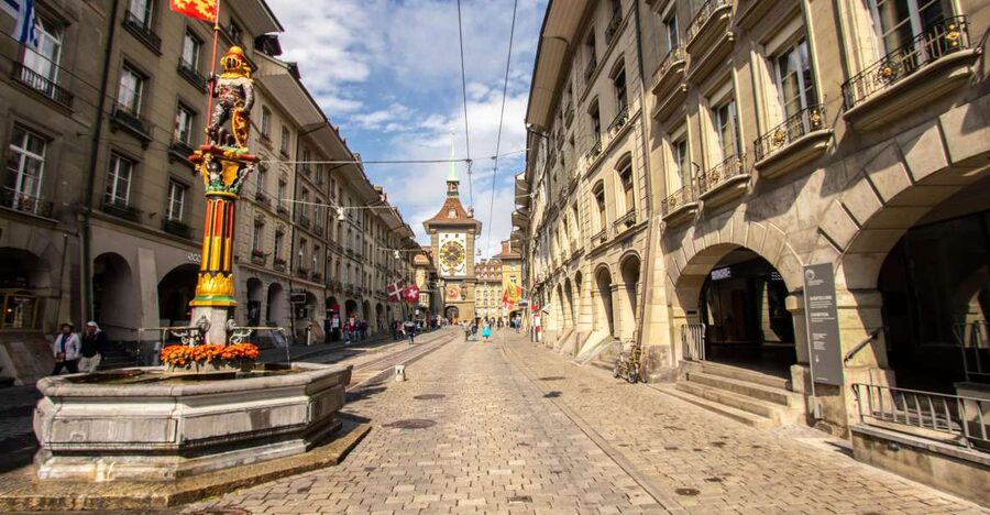 Explore the best guided intro tour of Bern with a Local - Starting at Loebegge: The Walk Begins Where Locals Likely Pass