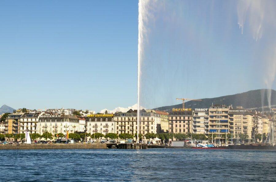 Explore the best guided intro tour of Geneva with a Local - How the “local host” part actually helps your trip
