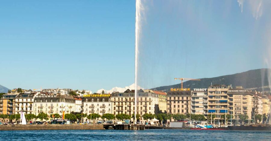Explore the best guided intro tour of Geneva with a Local - A 2-hour guided walk that gives you bearings fast