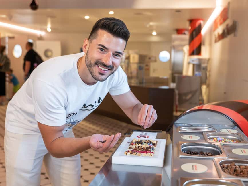 Flawil: Chocolarium Ticket - Interactive chocolate facts: learning ingredients and production the easy way