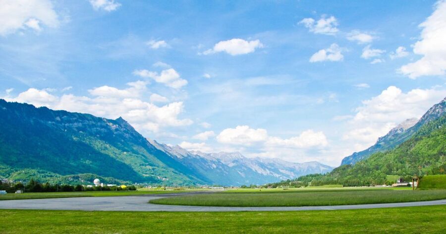 Free-Day in Interlaken Village from Lausanne - Interlaken in 11 hours, from Lausanne to Lakes Thun and Brienz