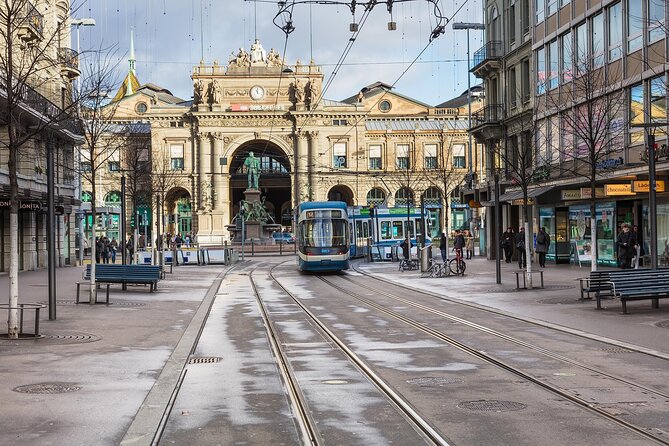 From Basel: Zurich Tour with Chocolate tasting and Lake Cruise - Your Guide and the Small-Group Advantage