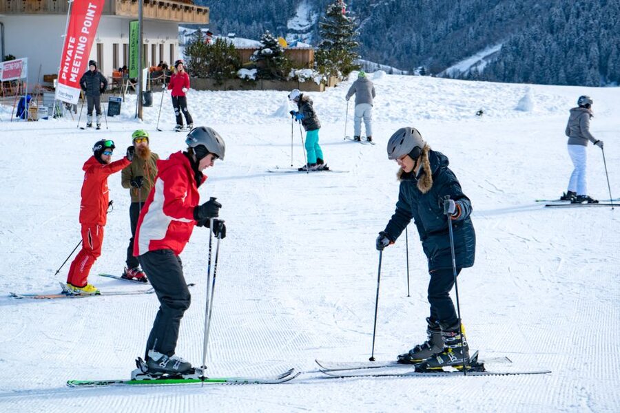 From Interlaken: 8-Hour Skiing in Grindelwald for Beginner's - Instructor quality: calm coaching plus real progression