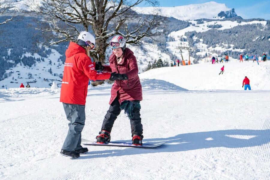 From Interlaken: Afternoon Beginners Snowboarding Lesson - Where you meet and how the day starts (Outdoor - Interlaken Base)