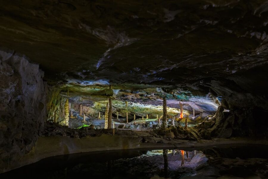 From Interlaken: Beatus Caves, Blue Lake and Lake Thun Tour - Pace, timing, and what to bring for a calm 8.5-hour day