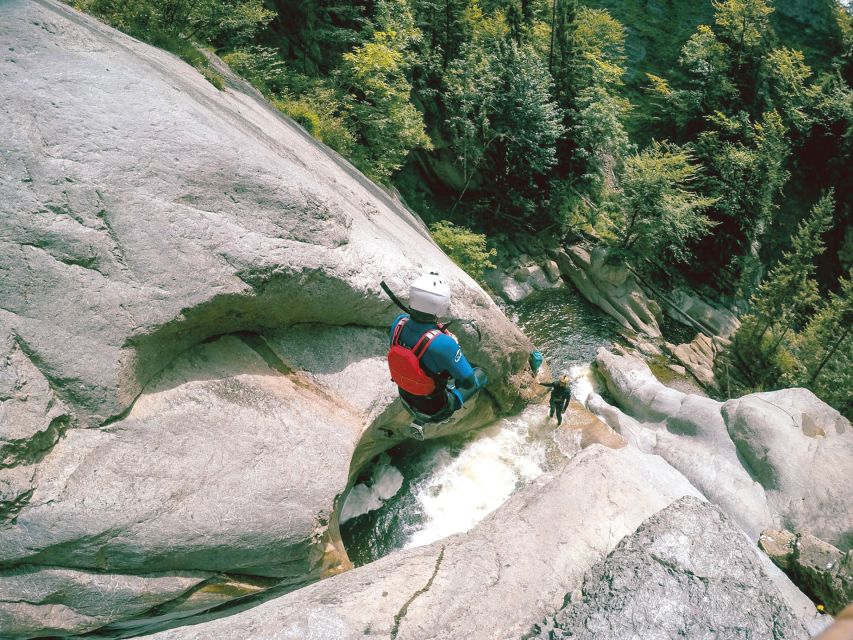 From Interlaken: Canyoning Chli Schliere - After the Canyon: Lunch, Drink, Showers, and the Picnic Reset