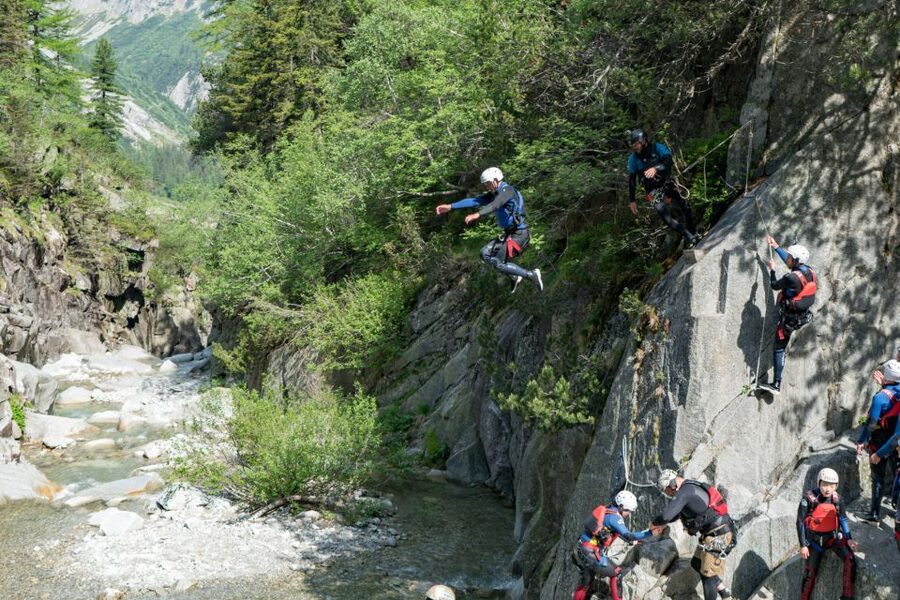 From Interlaken: Grimsel Gorge Canyoning Tour - Restrictions and what to pack so you don’t waste energy