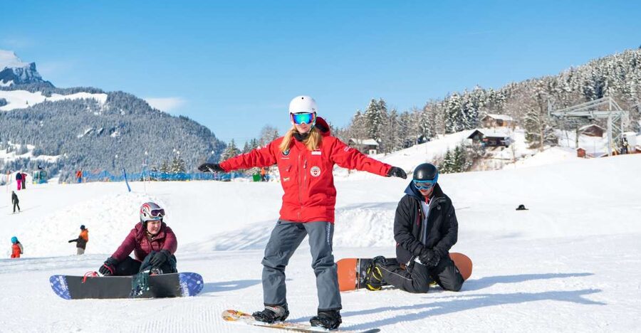 From Interlaken: Grindelwald Beginners Snowboarding Lesson - Drag lifts and magic carpets, your legs will thank you