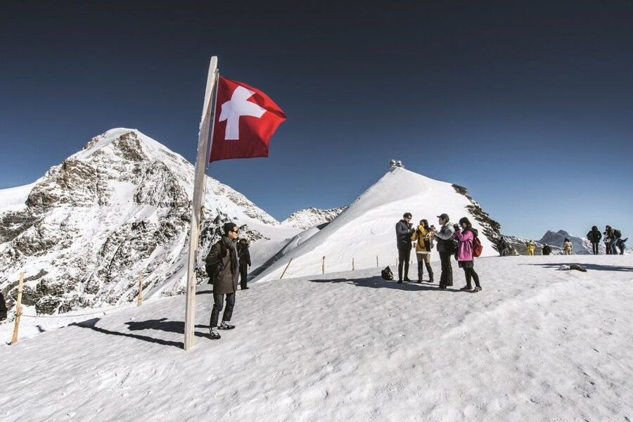 From Interlaken: Guided Tour to Jungfraujoch - Top of Europe - Cogwheel train to Jungfraujoch: the classic Swiss rail moment