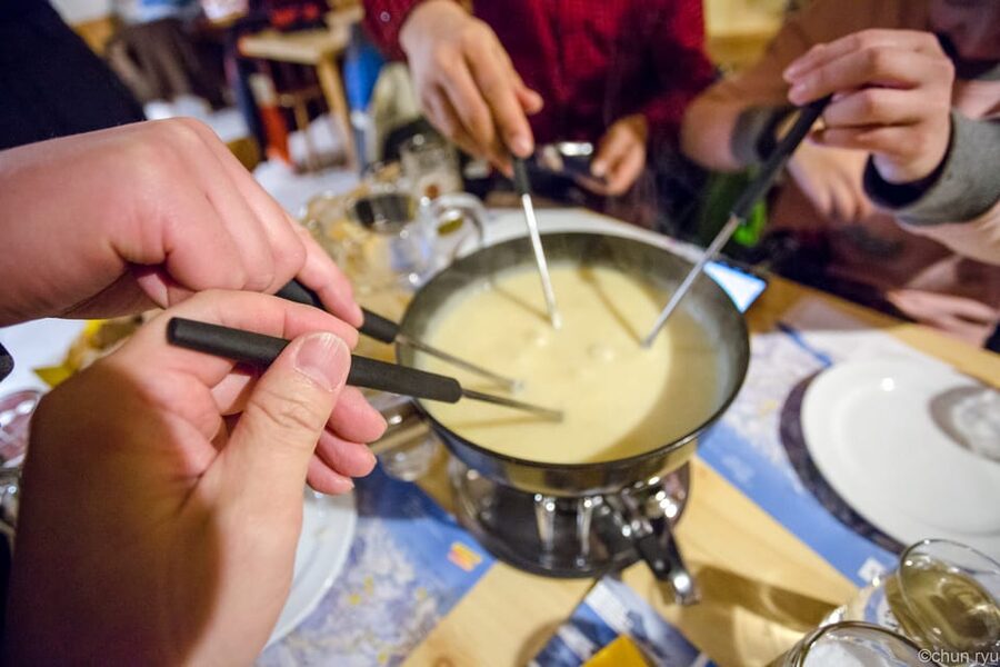 From Interlaken: Night Sledding with Cheese Fondue Dinner - Who this tour is for, and who should skip it