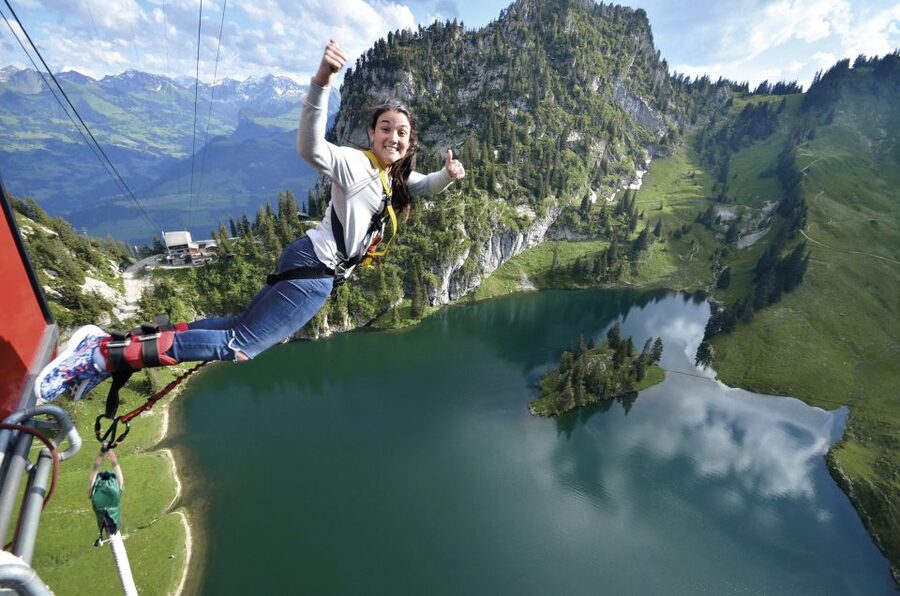 From Interlaken: Stockhorn Bungee Jump - The half-day flow: from Outdoor Interlaken NEW Base to the middle station