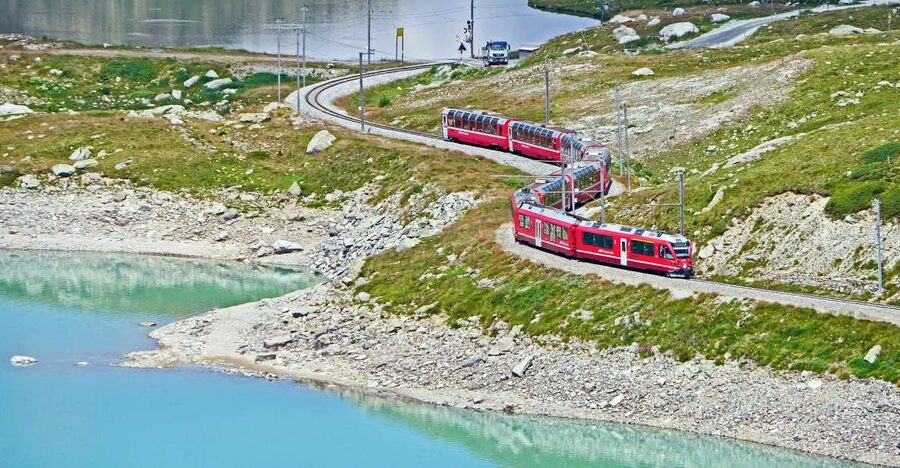 From Lake Como or Milan: Bernina Red Train Tour to St.Moritz - St. Moritz time, how to use your about two-hour window