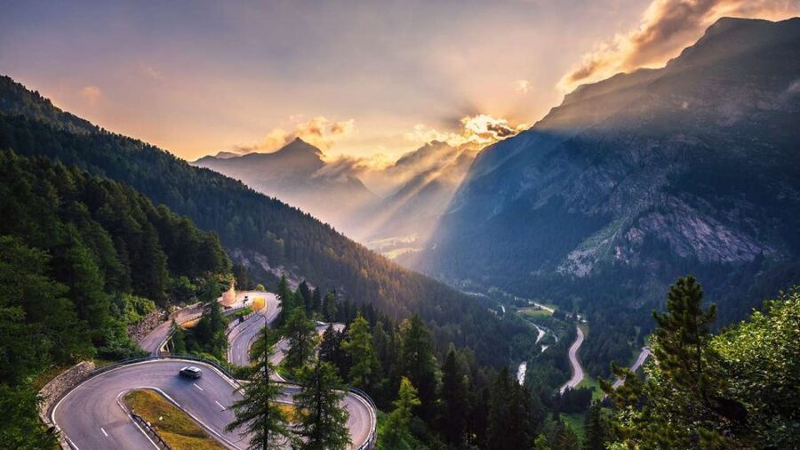 From Lake Como or Milan: Bernina Red Train Tour to St.Moritz - Getting from Lake Como or Milan to Tirano without the stress