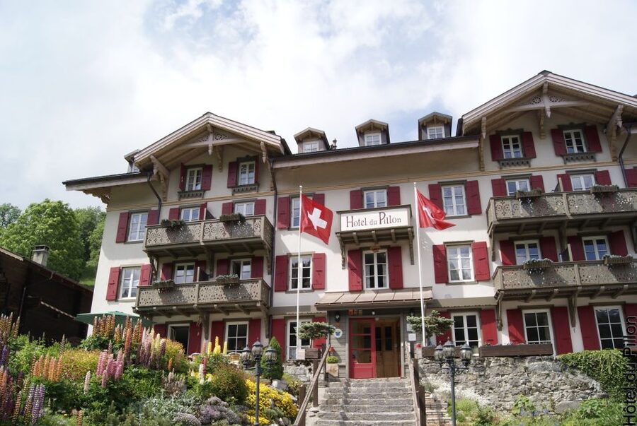 From Lausanne: Glacier 3000 experience and Montreux - Doing more than one kind of cold-weather fun