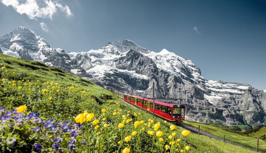 From Lucerne: Day Trip to Jungfraujoch – Top of Europe - The descent via Wengen and Lauterbrunnen: fast and scenic