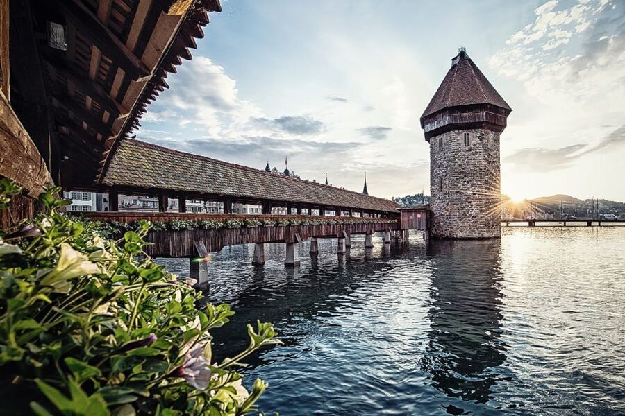 From Zurich: Day Trip to Lucerne with Optional Yacht Cruise - Getting to Lucerne from Zurich, with a guide on board